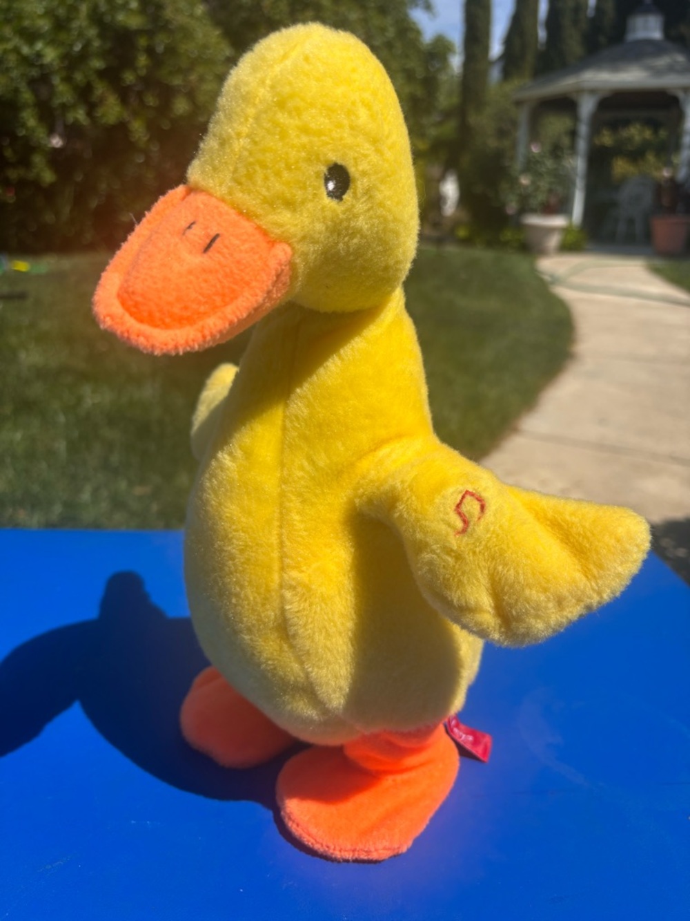 Hamleys London Yellow Duck Plush Quacking Sound Effect Soft Toy Stuffed Animal